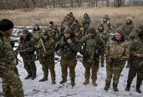 „Eine der stärksten Armeen Europas“: Ukrainische Soldaten frieren ohne Winterkleidung